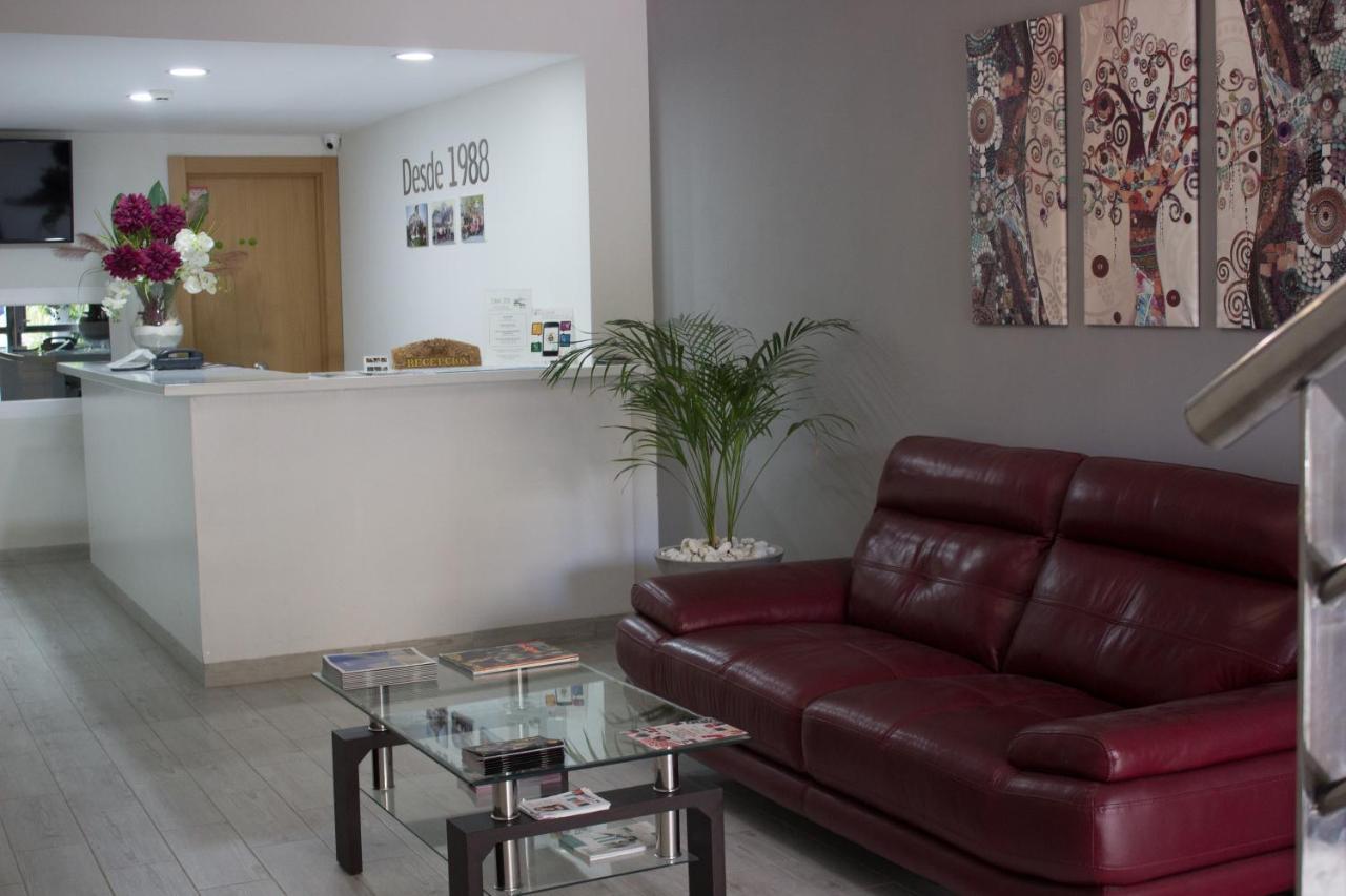 Hostal Mont Royal Alicante Exterior photo