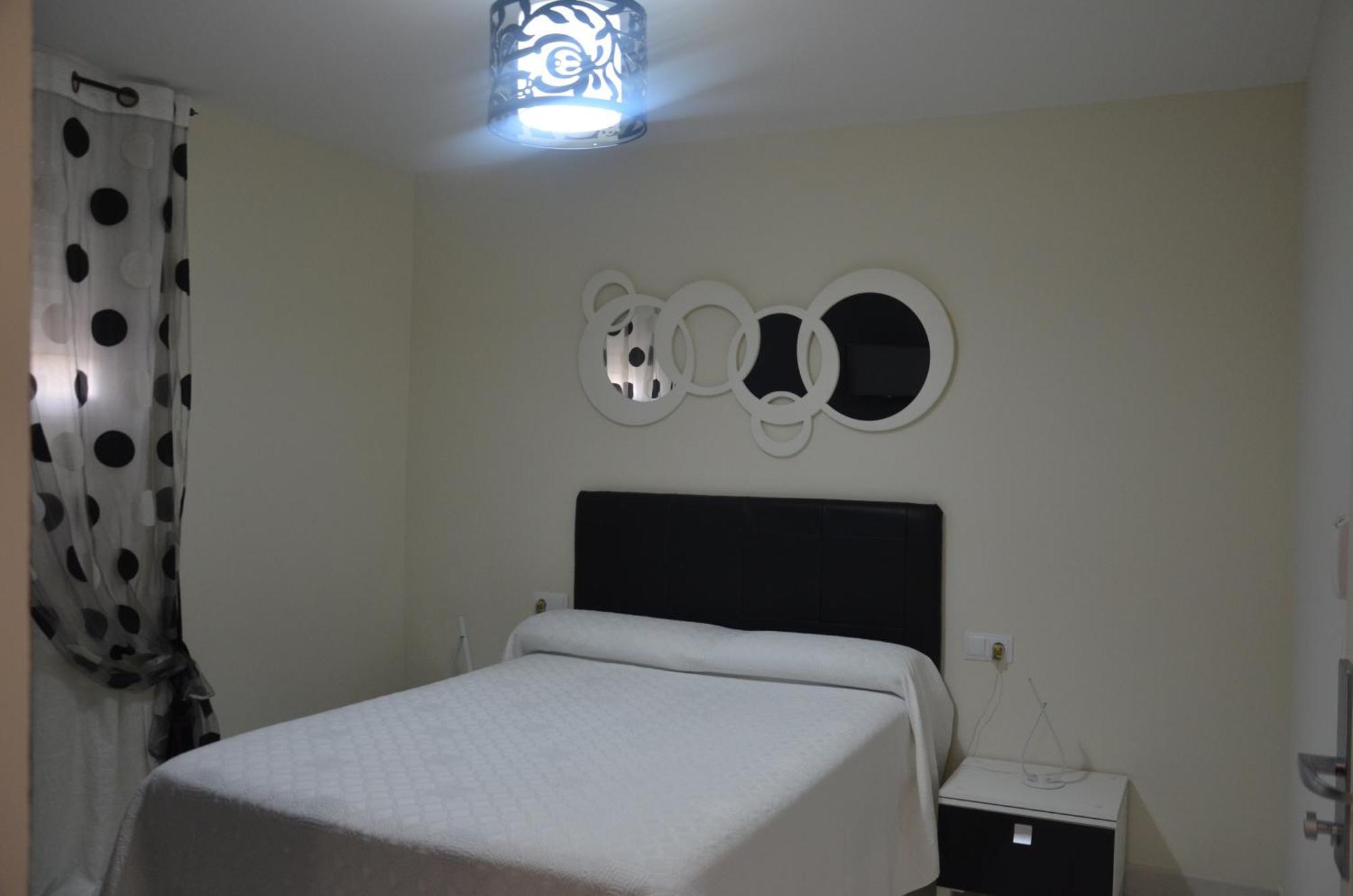 Hostal Mont Royal Alicante Exterior photo