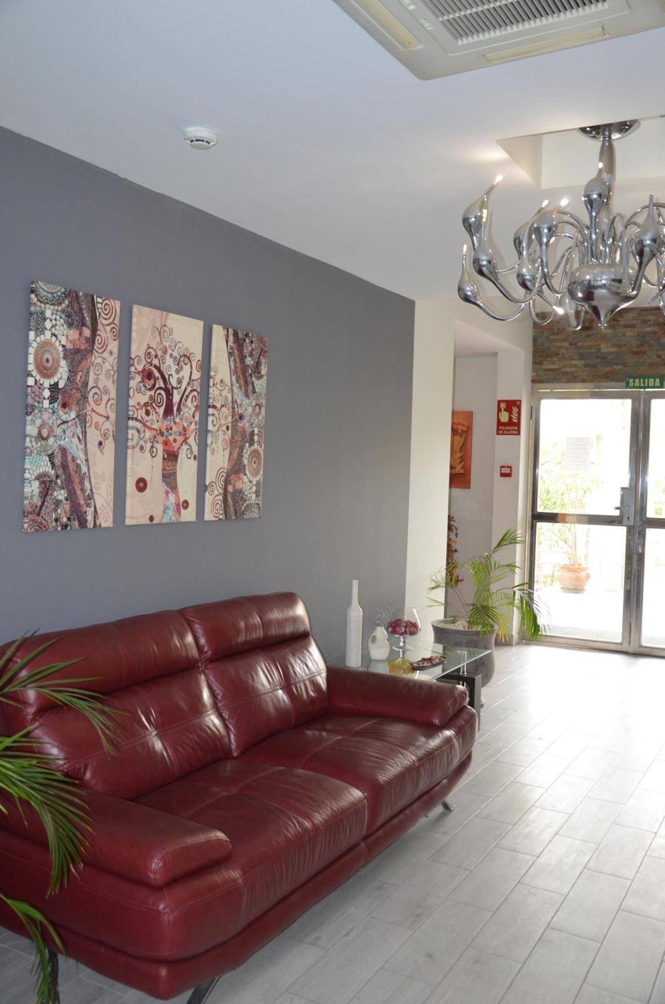 Hostal Mont Royal Alicante Exterior photo