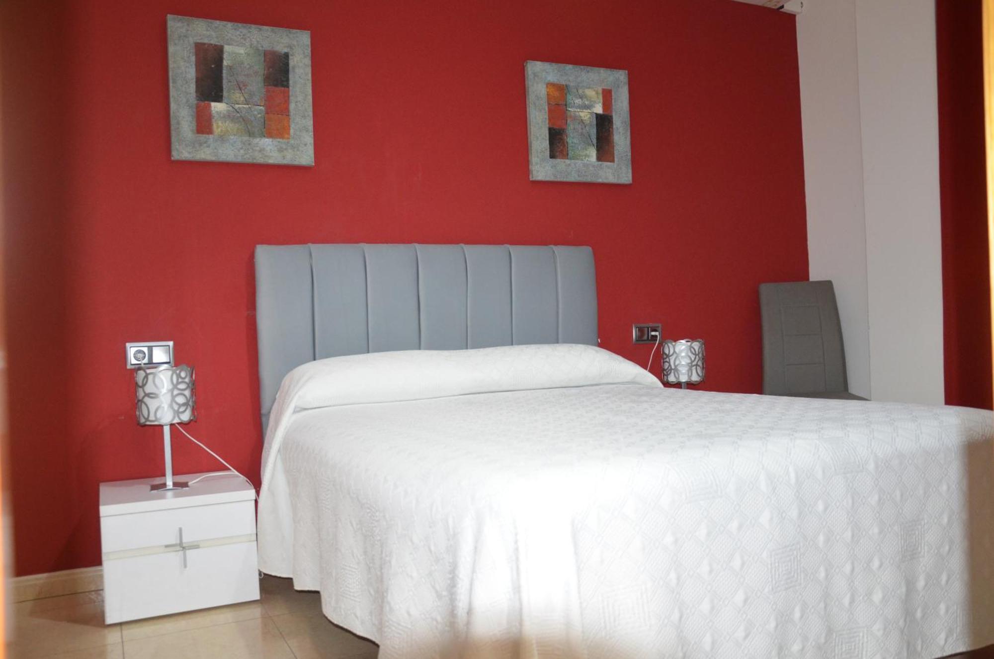 Hostal Mont Royal Alicante Exterior photo