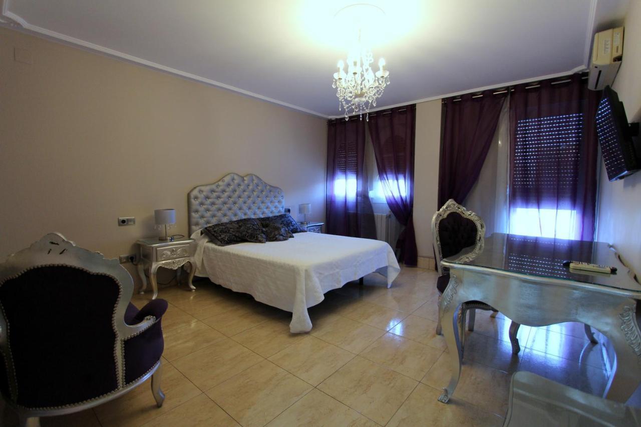 Hostal Mont Royal Alicante Exterior photo