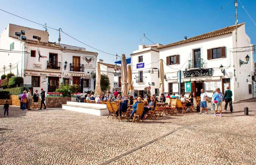 Hostal Mont Royal Alicante Exterior photo